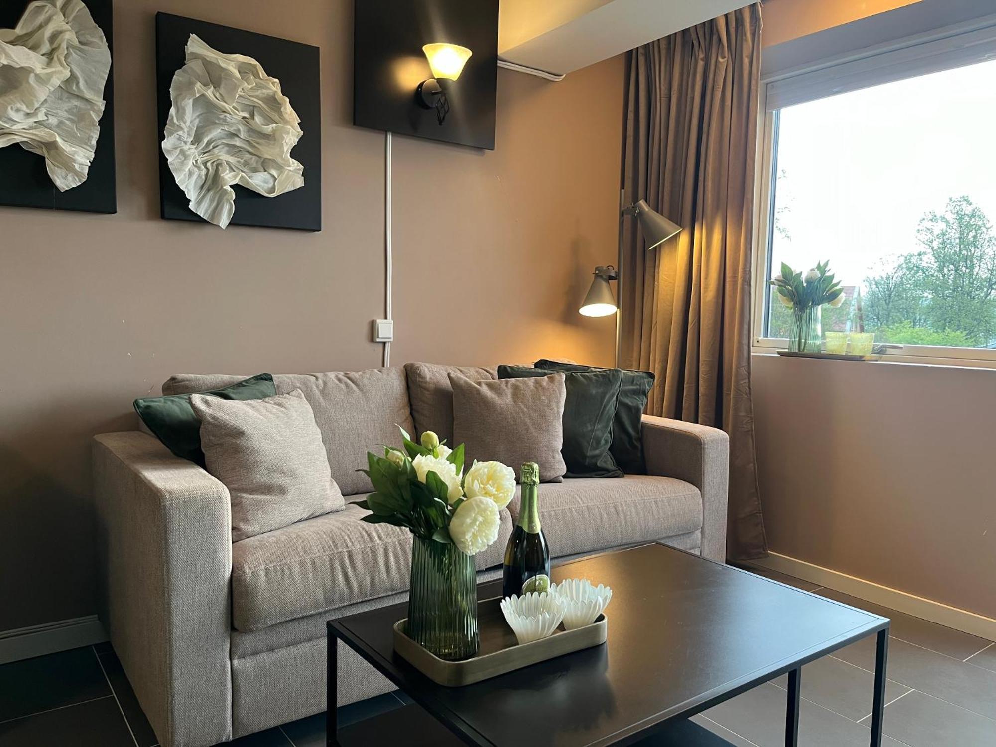 Five Apartments - Boutique Тромсё Экстерьер фото